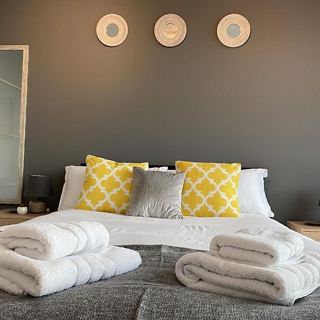 เทเลอร์ แดท พรอพเพอตี้ - เชลซี เฮาส์ Apartment มิลตันคีนส์ ภายนอก รูปภาพ